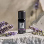 Naturalny olejek eteryczny z lawendy Hidcote Blue Blavender w fioletowym szkle Miron