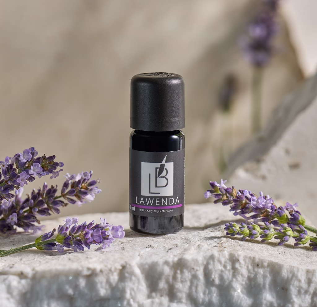 Naturalny olejek eteryczny z lawendy Hidcote Blue Blavender w fioletowym szkle Miron